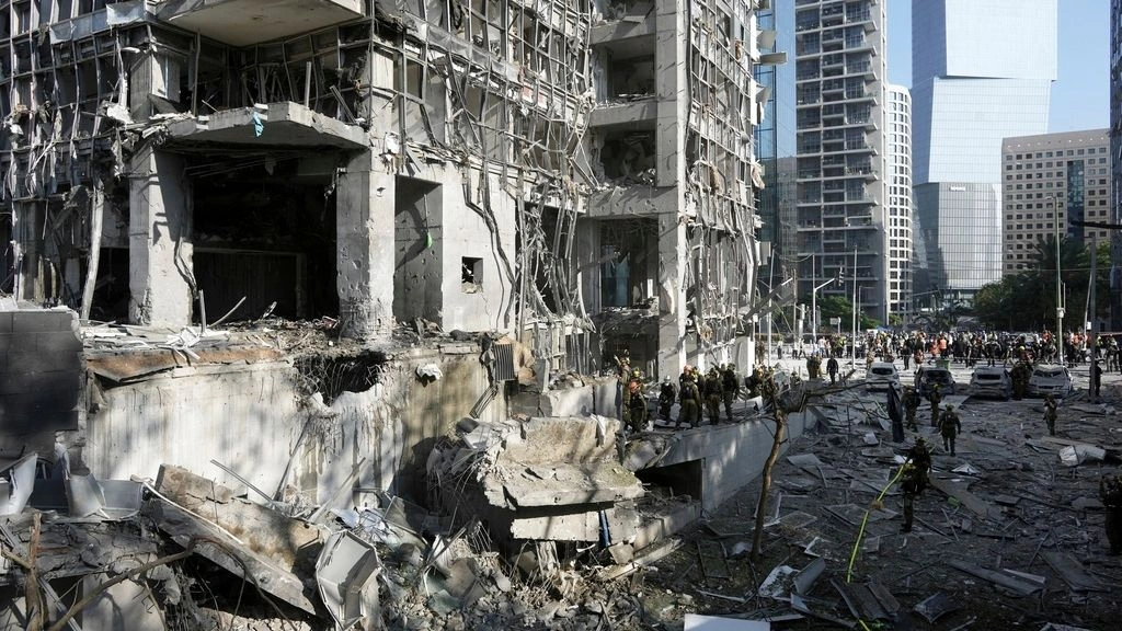 Κλιμάκωση χωρίς όρια: Ιρανικός πύραυλος χτυπά στρατιωτικό νοσοκομείο στο Ισραήλ