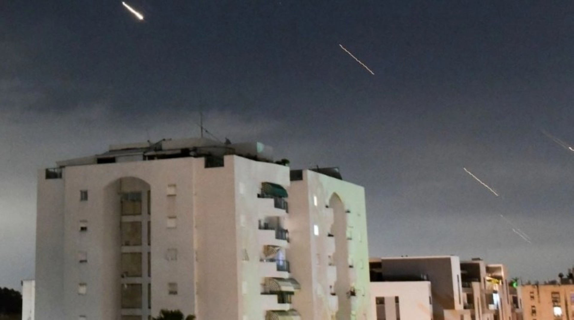 Ισραήλ: «Το Ιράν εκτόξευσε 100 drone ως αντίποινα – Σε εξέλιξη η προσπάθεια αναχαίτισης»