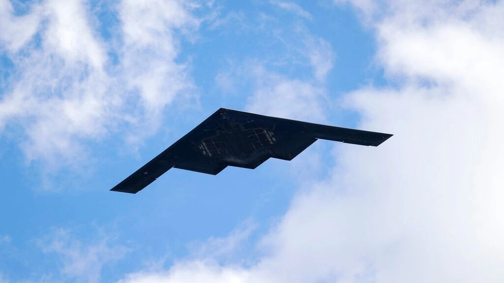 Απογειώθηκαν 8 stealth B-2 σε αποστολή: Η GBU-57 και ο πραγματικός στόχος στον Ινδικό – Ποιος είναι ο προορισμός