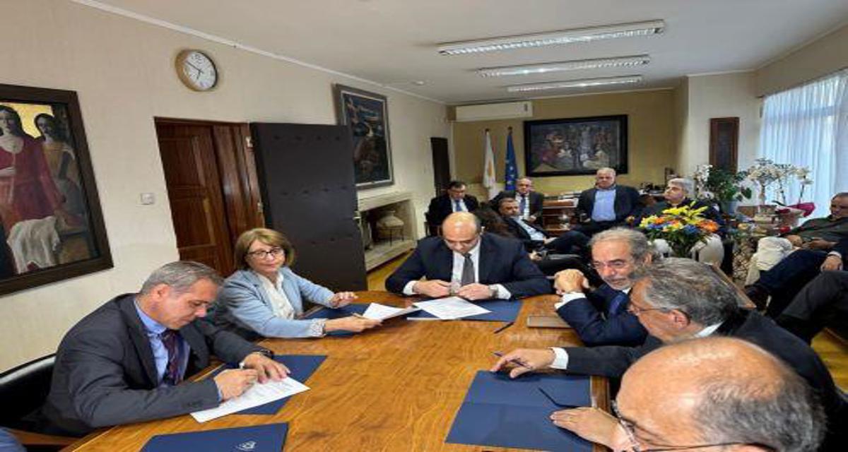 Συνεχίζονται οι συναντήσεις για ΑΤΑ, προσπάθειες αποκλιμάκωσης στα ξενοδοχεία