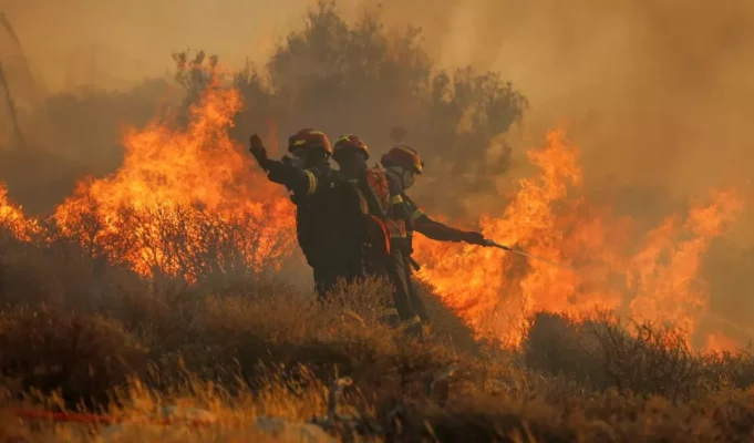 &Omicron;&iota; &pi;&upsilon;&rho;&kappa;&alpha;&gamma;&iota;&#x3ad;&sigmaf; &sigma;&tau;&eta;&nu; &Epsilon;&upsilon;&rho;&#x3ce;&pi;&eta; &#x3ad;&chi;&omicron;&upsilon;&nu; &kappa;&#x3ac;&psi;&epsilon;&iota; &#x3ad;&kappa;&tau;&alpha;&sigma;&eta; &#x3cc;&sigma;&omicron; &tau;&omicron; &mu;&#x3ad;&gamma;&epsilon;&theta;&omicron;&sigmaf; &tau;&omicron;&upsilon; &Lambda;&omicron;&upsilon;&xi;&epsilon;&mu;&beta;&omicron;&#x3cd;&rho;&gamma;&omicron;&upsilon;
