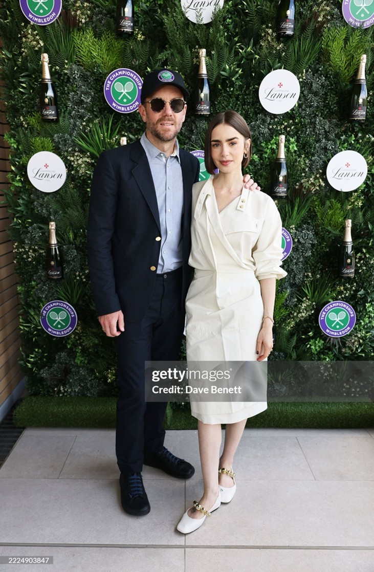 Calvin Clein: Έντυσε την Lily Collins για τον τελικό ανδρών του Wimbledon στο Λονδίνο