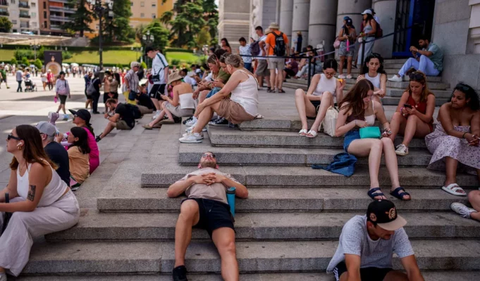 &Epsilon;&pi;&tau;&#x3ac; &sigma;&tau;&omicron;&upsilon;&sigmaf; &delta;&#x3ad;&kappa;&alpha; &epsilon;&rho;&gamma;&alpha;&zeta;&omicron;&mu;&#x3ad;&nu;&omicron;&upsilon;&sigmaf; &pi;&alpha;&gamma;&kappa;&omicron;&sigma;&mu;&#x3af;&omega;&sigmaf; &delta;&iota;&alpha;&tau;&rho;&#x3ad;&chi;&omicron;&upsilon;&nu; &ldquo;&pi;&rho;&alpha;&gamma;&mu;&alpha;&tau;&iota;&kappa;&#x3cc;&rdquo; &kappa;&#x3af;&nu;&delta;&upsilon;&nu;&omicron; &alpha;&kappa;&rho;&alpha;&#x3af;&alpha;&sigmaf; &zeta;&#x3ad;&sigma;&tau;&eta;&sigmaf; &sigma;&tau;&omicron;&nu; &chi;&#x3ce;&rho;&omicron; &epsilon;&rho;&gamma;&alpha;&sigma;&#x3af;&alpha;&sigmaf;