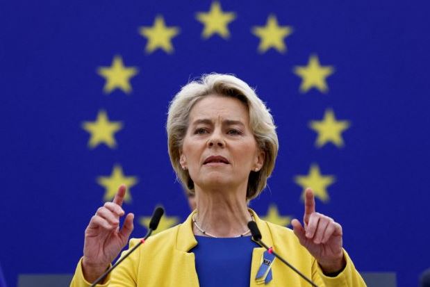 «Ακριβή» σχέδια ΕΕ για αποστολή στρατιωτών στην Ουκρανία, λέει η φον ντερ Λάιεν