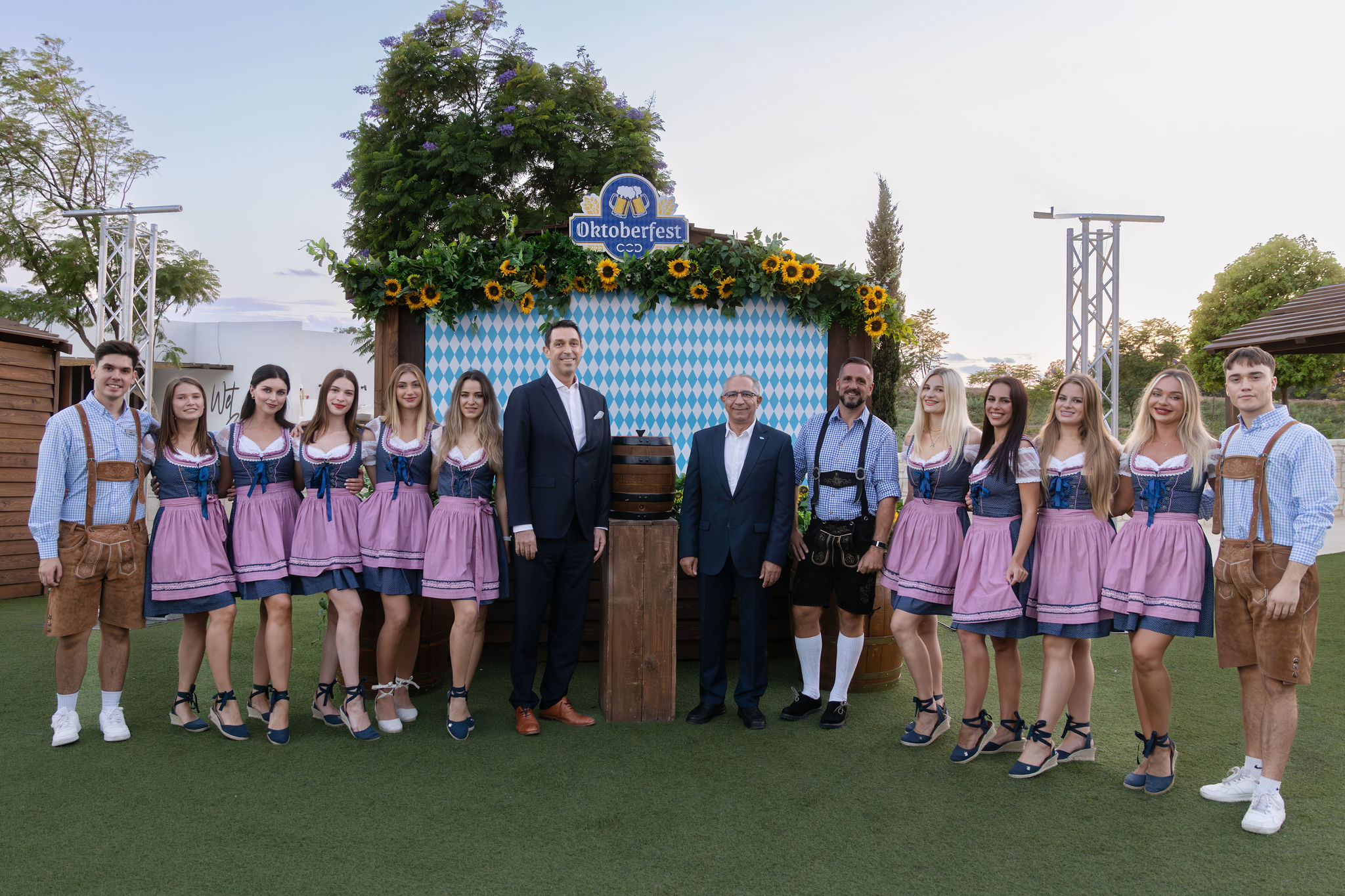 City of Dreams Mediterranean: Άνοιξε το πρώτο βαρέλι μπύρας για το Oktoberfest