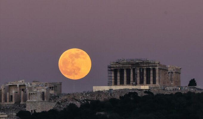 Έρχεται η πορτοκαλί υπερπανσέληνος του Κάστορα