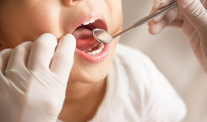 Ένα «έξυπνο» τζελ αποκαθιστά με φυσικό τρόπο το σμάλτο των δοντιών