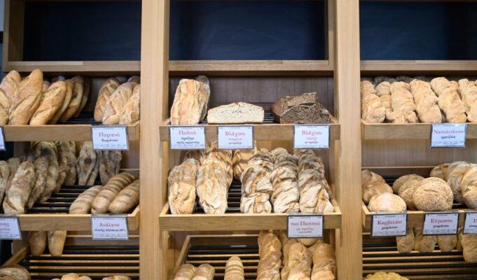 «Μείωση 14% στα εγκεφαλικά αν πέσει το αλάτι στο ψωμί» – Προειδοποίηση του προέδρου του ΕΦΕΤ στα ΝΕΑ