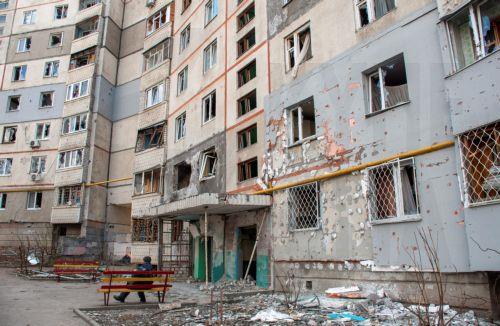 Τουλάχιστον τρεις νεκροί σε πλήγματα της Ρωσίας στη βορειοανατολική Ουκρανία