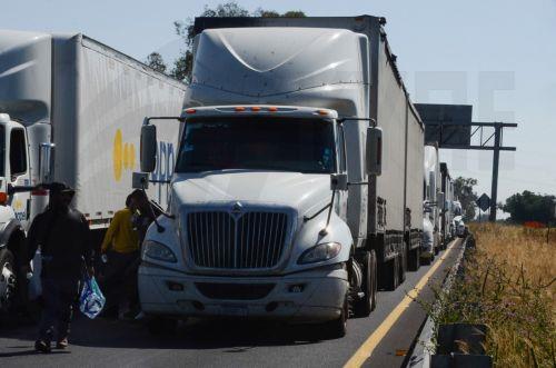 Σε ισχύ οι επιπλέον δασμοί σε εισαγόμενα φορτηγά και λεωφορεία στις ΗΠΑ Σε ισχύ οι επιπλέον δασμοί σε εισαγόμενα φορτηγά και λεωφορεία στις ΗΠΑ