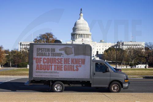 Ο Τραμπ λέει πως υπέγραψε τον νόμο για τη δημοσιοποίηση του φακέλου Έπστιν