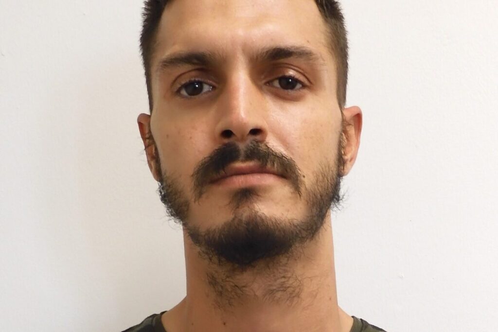 Καταζητείται ο Ιωάννης, 28 ετών, για σοβαρή υπόθεση (photo)