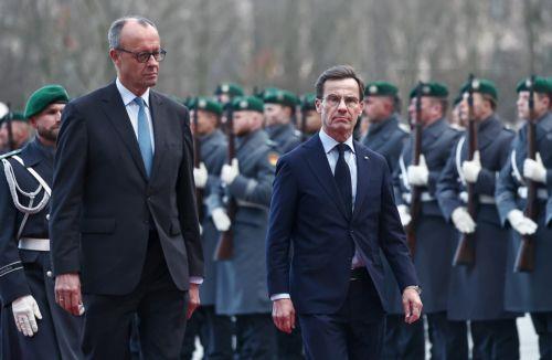 Ο ουκρανικός στρατός θα εξοπλιστεί με “συστήματα πυρός μεγάλου βεληνεκούς”, λέει ο Μερτς