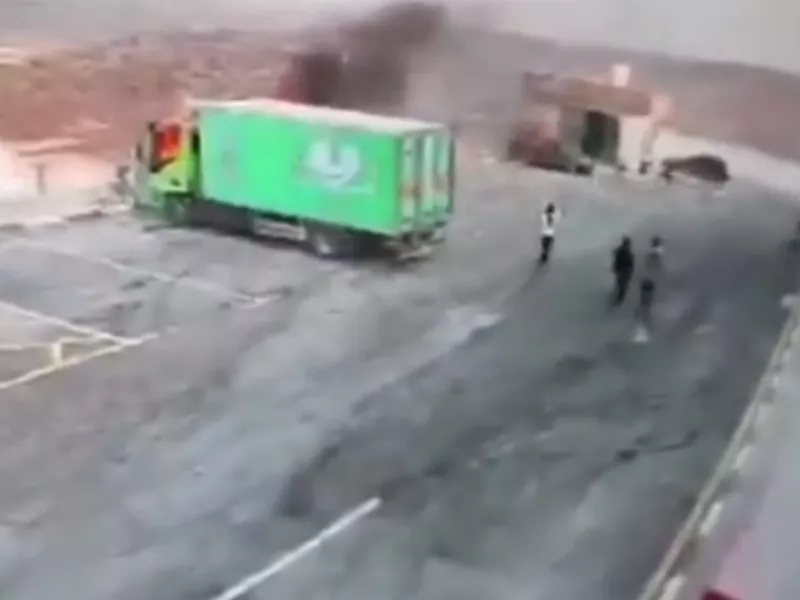 Ισραηλινοί έποικοι τραυμάτισαν 4 Παλαιστίνιους και πυρπόλησαν περιουσίες στη Δ. Όχθη