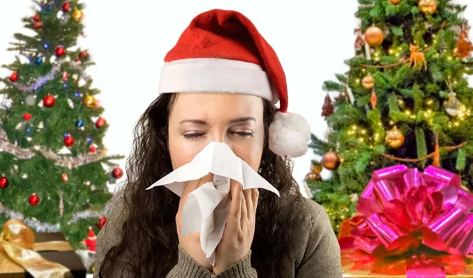 Κρύος καιρός, χριστουγεννιάτικα δέντρα και σκόνη: Γιατί οι αλλεργίες σας μπορεί να φουντώσουν αυτά τα Χριστούγεννα