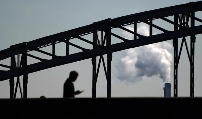 Η ατμοσφαιρική ρύπανση συνδέεται με πάνω από 180.000 θανάτους στην ΕΕ Ποια χώρα επλήγη περισσότερο;