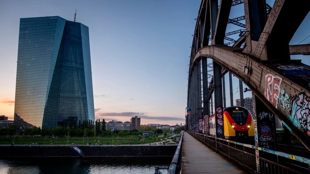 Η ΕΚΤ αποφασίζει για τα επιτόκια – Πόσο πιθανό είναι το σενάριο της αύξησης