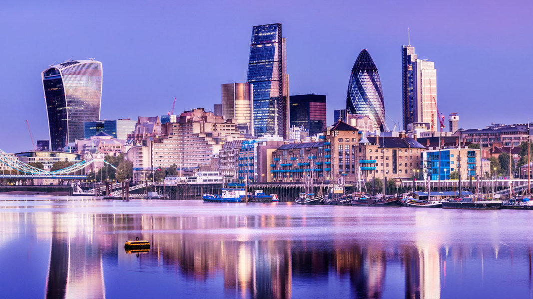 Το Λονδίνο «ξεφουσκώνει»: Η πρώτη πραγματική διόρθωση ακινήτων μετά από 12 χρόνια