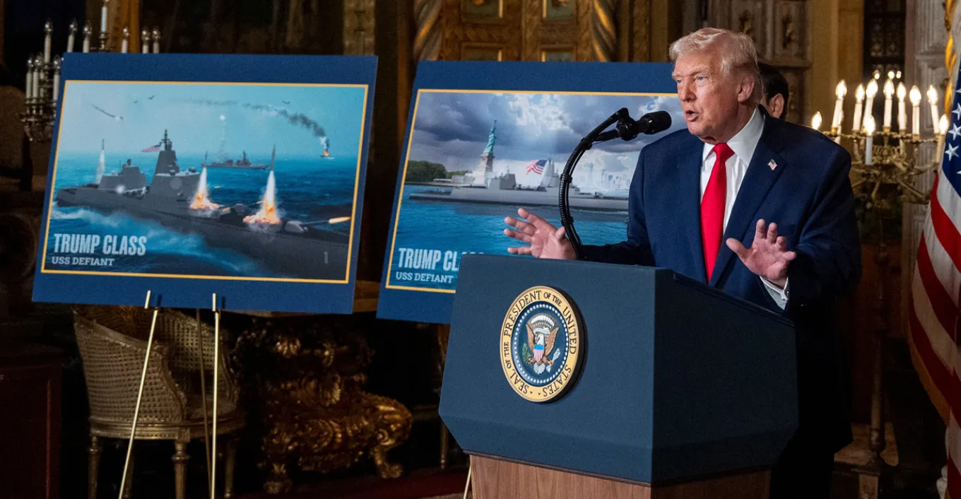 «Μήνυμα σε όλο τον κόσμο»: Ο Τραμπ ανήγγειλε τη ναυπήγηση γιγαντιαίων πολεμικών πλοίων με το όνομά του
