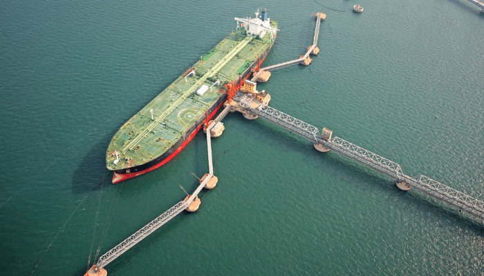 Τραμπ: Έως 50 εκατ. βαρέλια πετρελαίου από τη Βενεζουέλα στις ΗΠΑ – «Θα ελέγξω προσωπικά τα έσοδα»