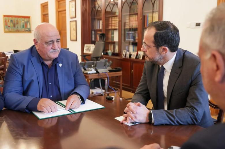 Η ΕΔΕΚ ζητά από τον ΠτΔ να παύσει τον Διευθυντή του γραφείου του Χ. Χαραλάμπους λόγω του videogate