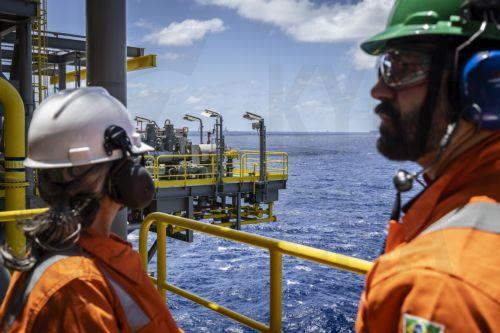 Απώλειες στο πετρέλαιο αφότου ο Τραμπ είπε για αποστολές από Βενεζουέλα