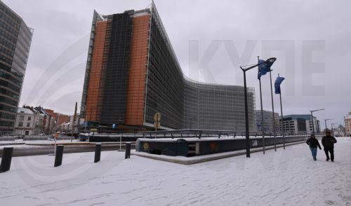 Εναλλακτική στους δασμούς για τα ηλεκτρικά αυτοκίνητα με την Κίνα προσφέρει η Κομισιόν