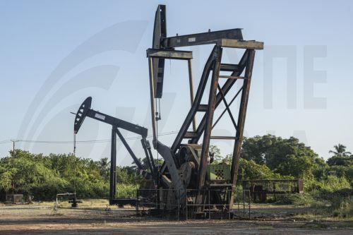 Συνεχίζονται οι απώλειες για το πετρέλαιο, μεικτή η εικόνα για μετοχές