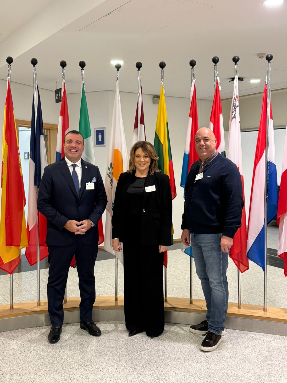 &Omicron; &Sigma;&Delta;&Epsilon;&Kappa; &sigma;&tau;&iota;&sigmaf; &Beta;&rho;&upsilon;&xi;έ&lambda;&lambda;&epsilon;&sigmaf; &gamma;&iota;&alpha; &tau;&eta;&nu; &Kappa;&upsilon;&pi;&rho;&iota;&alpha;&kappa;ή &Pi;&rho;&omicron;&epsilon;&delta;&rho;ί&alpha; &tau;&omicron;&upsilon; &Sigma;&upsilon;&mu;&beta;&omicron;&upsilon;&lambda;ί&omicron;&upsilon; &tau;&eta;&sigmaf; &Epsilon;&Epsilon;