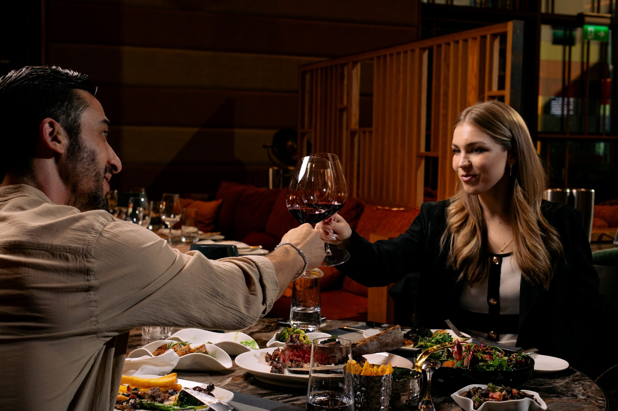 &Gamma;&iota;ό&rho;&tau;&alpha;&sigma;&epsilon; &tau;&eta;&nu; &Eta;&mu;έ&rho;&alpha; &tau;&omicron;&upsilon; Έ&rho;&omega;&tau;&alpha; &mu;&epsilon; &tau;&rho;&epsilon;&iota;&sigmaf; &xi;&epsilon;&chi;&omega;&rho;&iota;&sigma;&tau;&omicron;ύ&sigmaf; &tau;&rho;ό&pi;&omicron;&upsilon;&sigmaf;