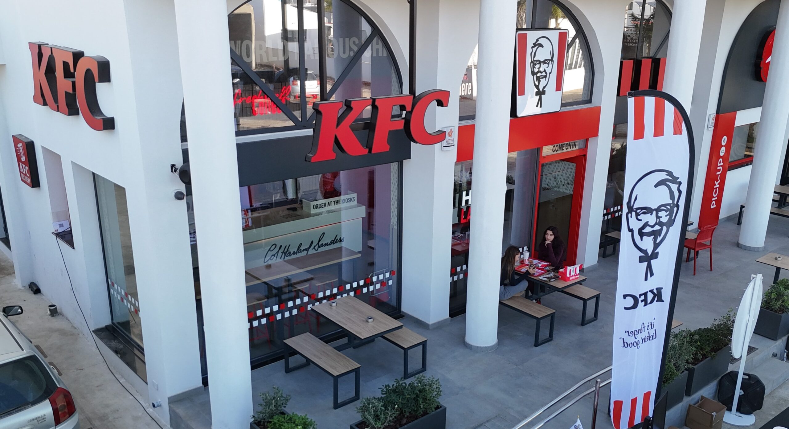 Pizza Hut &kappa;&alpha;&iota; KFC. 2 &nu;έ&omicron;&iota; &lambda;ό&gamma;&omicron;&iota; &gamma;&iota;&alpha; &nu;&alpha; &epsilon;&pi;&iota;&sigma;&kappa;&epsilon;&phi;&theta;&epsilon;ί&tau;&epsilon; &tau;&eta;&nu; &Xi;&upsilon;&lambda;&omicron;&phi;ά&gamma;&omicron;&upsilon;