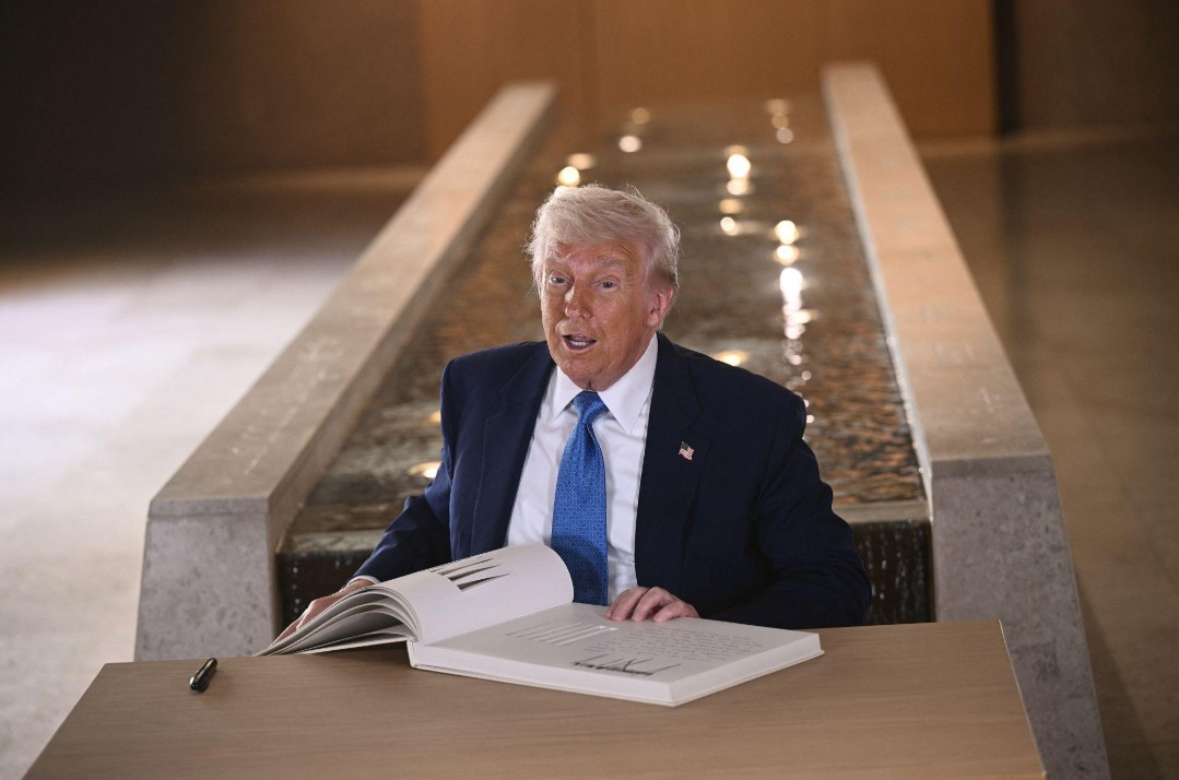 Τραμπ: «Ξέρουμε τον Διάδοχο του Χαμενεΐ» – «Όσο θέλουμε θα συνεχίσουμε»