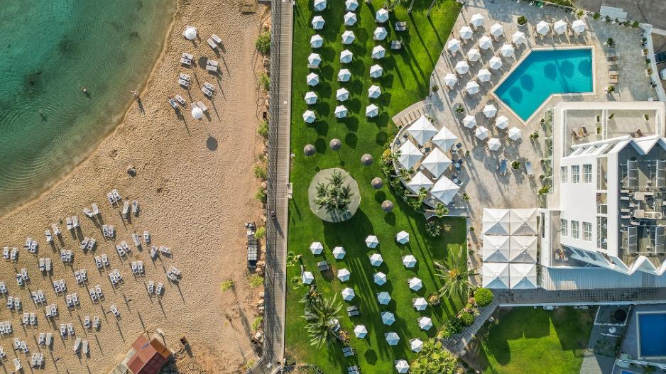 &Delta;&iota;&epsilon;&theta;&nu;ή&sigmaf; &Delta;&iota;ά&kappa;&rho;&iota;&sigma;&eta; &gamma;&iota;&alpha; &tau;&eta;&nu; Louis Hotels &Tau;έ&sigma;&sigma;&epsilon;&rho;&alpha; &xi;&epsilon;&nu;&omicron;&delta;&omicron;&chi;&epsilon;ί&alpha; &tau;&omicron;&upsilon; &Omicron;&mu;ί&lambda;&omicron;&upsilon; &alpha;&nu;ά&mu;&epsilon;&sigma;&alpha; &sigma;&tau;&alpha; Top 100 Hotels Worldwide, &tau;&omega;&nu; TUI Global Hotel Awards 2026
