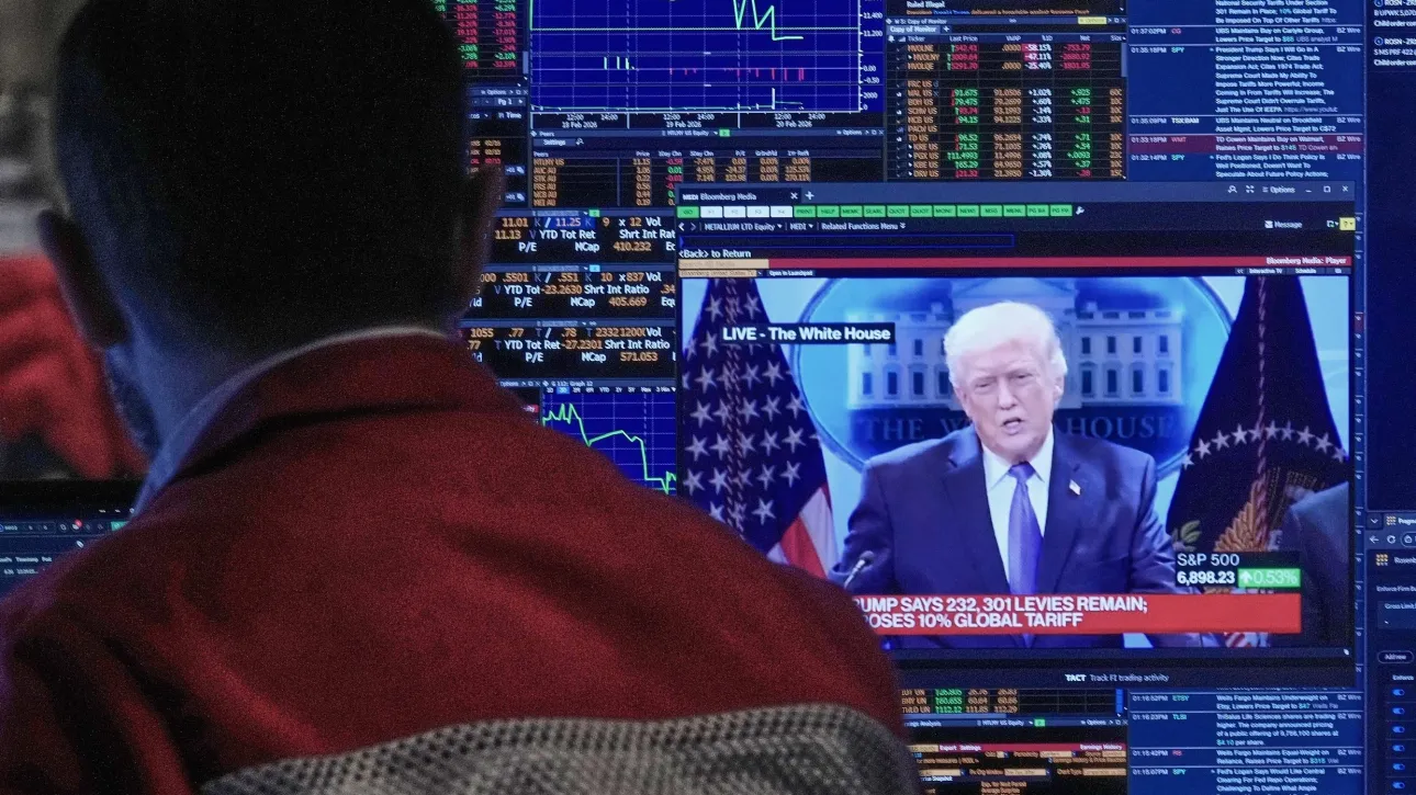 Το υπόγραψε ο Donald Trump – Παρακάμπτει το Ανώτατο Δικαστήριο και επιβάλλει παγκόσμιο δασμό 10%