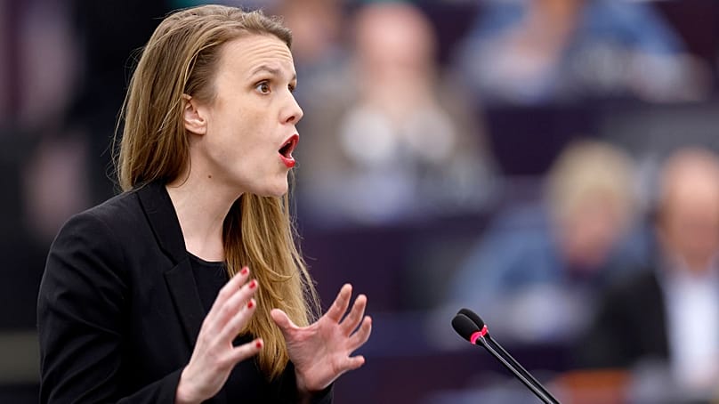 Η συμπρόεδρος της κοινοβουλευτικής ομάδας των Πρασίνων/ΕΕΣ, Τέρι Ράιντκε, μιλά στην ολομέλεια του Ευρωπαϊκού Κοινοβουλίου στο Στρασβούργο, ανατολική Γαλλία, Πέμπτη 18 Ιουλίου 2024.