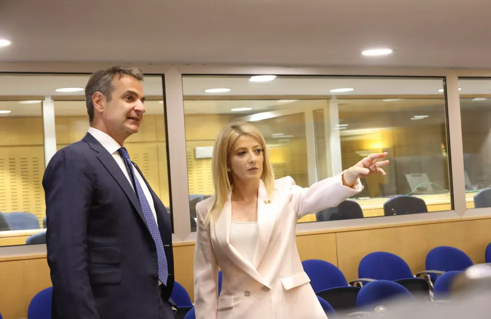 Επικοινωνία Αννίτας Δημητρίου – Κ. Μητσοτάκη εν μέσω κρίσιμων εξελίξεων – «Μαζί με ψυχραιμία και απόλυτο συντονισμό»