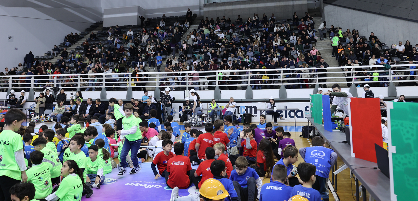 &Mu;&epsilon; &mu;&epsilon;&gamma;ά&lambda;&eta; &sigma;&upsilon;&mu;&mu;&epsilon;&tau;&omicron;&chi;ή &pi;&rho;&alpha;&gamma;&mu;&alpha;&tau;&om