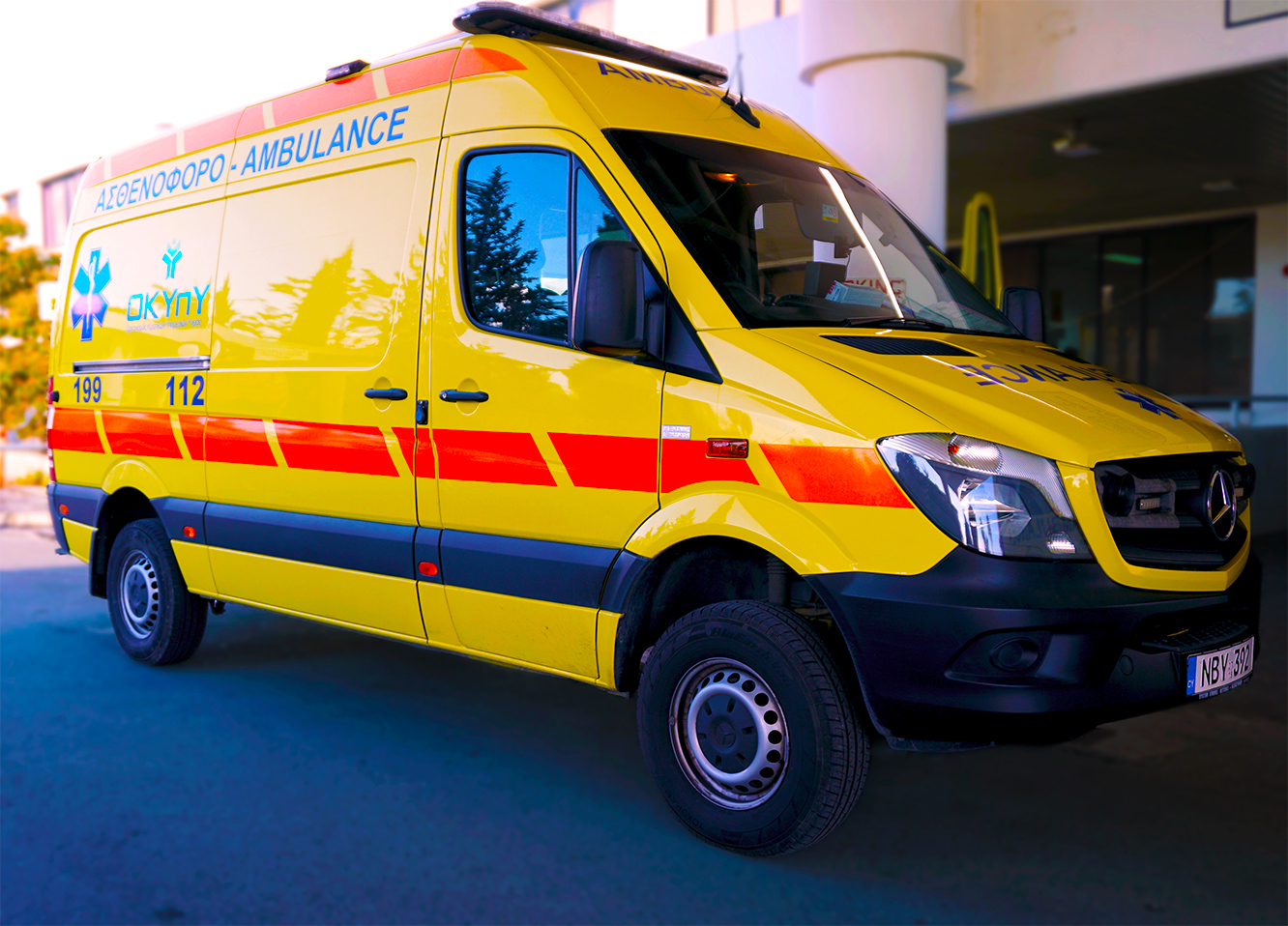 Μετωπική σύγκρουση σχολικού λεωφορείου στο Παλαιχώρι – Στο νοσοκομείο 13 μαθητές