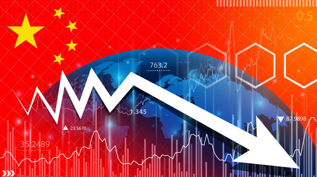 &Kappa;ί&nu;&alpha;: &Mu;&epsilon;&iota;ώ&nu;&epsilon;&iota; &tau;&omicron;&nu; &sigma;&tau;ό&chi;&omicron; &alpha;&nu;ά&pi;&tau;&upsilon;&xi;&eta;&sigmaf; &sigma;&tau;&omicron; 4,5%&ndash;5% &gamma;&iota;&alpha; &tau;&omicron; 2026 &ndash; &Pi;&rho;&omicron;&tau;&epsilon;&rho;&alpha;&iota;ό&tau;&eta;&tau;&alpha; &sigma;&epsilon; &tau;&epsilon;&chi;&nu;&omicron;&lambda;&omicron;&gamma;ί&alpha; &kappa;&alpha;&iota; ά&mu;&upsilon;&nu;&alpha;