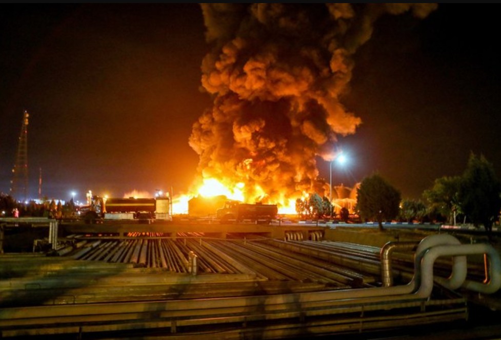 &Pi;&epsilon;&tau;&rho;έ&lambda;&alpha;&iota;&omicron;: &Epsilon;&kappa;&tau;ί&nu;&alpha;&xi;&eta; &pi;ά&nu;&omega; &alpha;&pi;ό &tau;&alpha; $110 &epsilon;&nu; &mu;έ&sigma;&omega; &sigma;ύ&gamma;&kappa;&rho;&omicron;&upsilon;&sigma;&eta;&sigmaf; &Iota;&rho;ά&nu;&ndash;&Iota;&sigma;&rho;&alpha;ή&lambda;