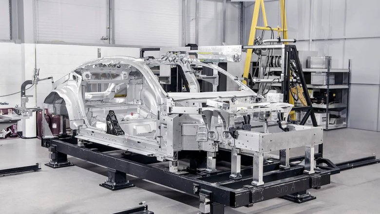 Αλουμίνιο σε κρίση: Πανικός στην αυτοκινητοβιομηχανία λόγω Μέσης Ανατολής