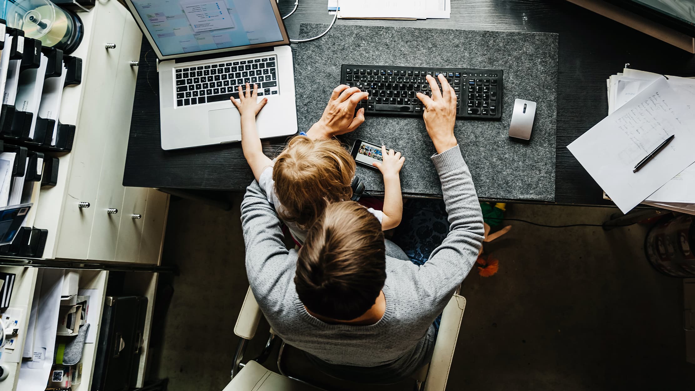 Ιδού το σχέδιο των Βρυξελλών για να πέσουν οι τιμές: Η ΕΕ επιστρέφει στο remote work για την ενέργεια