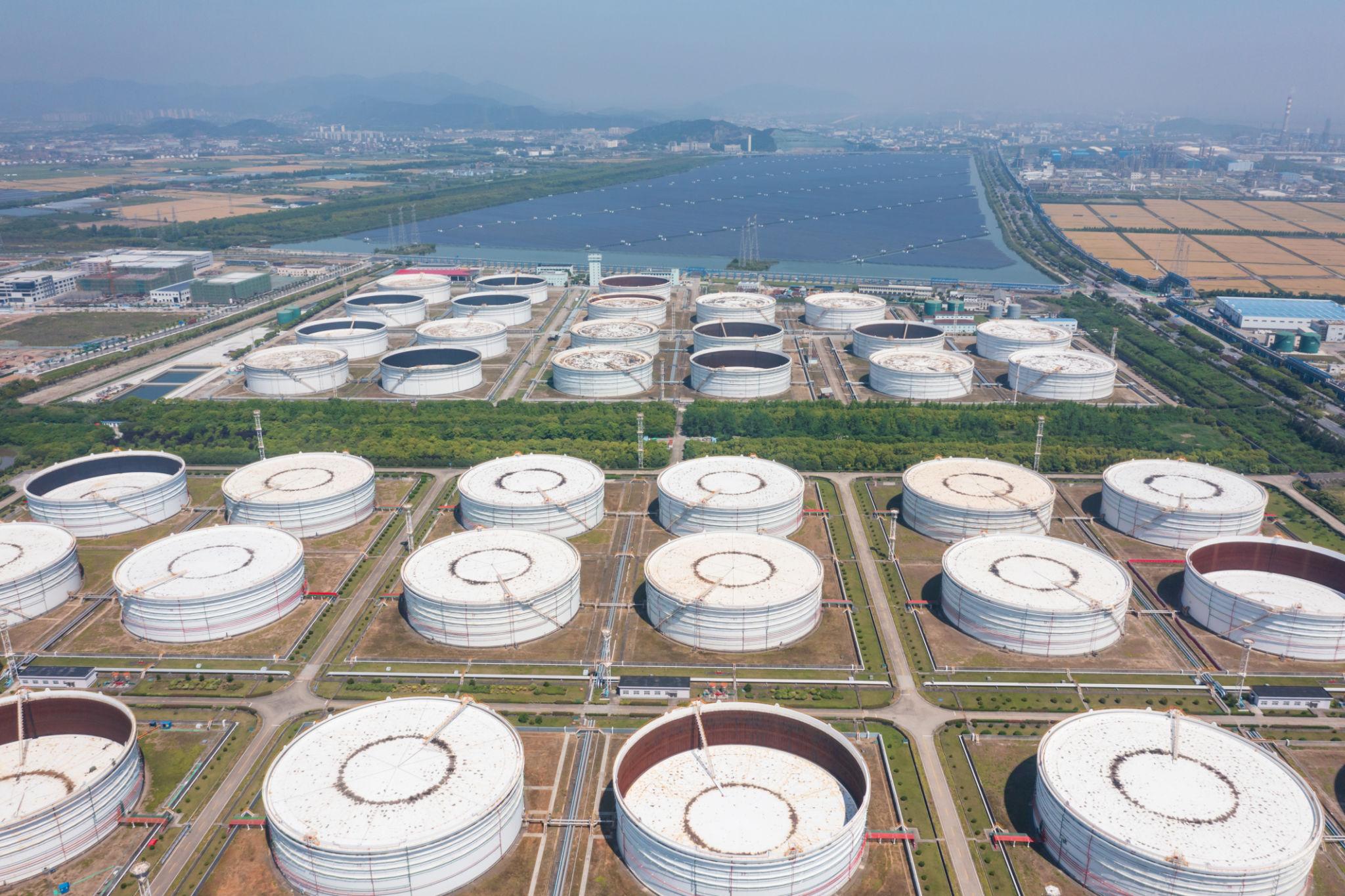 &Alpha;&sigma;ί&alpha; &sigma;&epsilon; &epsilon;&nu;&epsilon;&rho;&gamma;&epsilon;&iota;&alpha;&kappa;ή &pi;ί&epsilon;&sigma;&eta;: &Epsilon;&xi;&alpha;&nu;&tau;&lambda;&omicron;ύ&nu;&tau;&alpha;&iota; &tau;&alpha; &laquo;&mu;&alpha;&xi;&iota;&lambda;ά&rho;&iota;&alpha;&raquo; &pi;&epsilon;&tau;&rho;&epsilon;&lambda;&alpha;ί&omicron;&upsilon; &lambda;ό&gamma;&omega; &pi;&omicron;&lambda;έ&mu;&omicron;&upsilon; &sigma;&tau;&omicron;&nu; &Kappa;ό&lambda;&pi;&omicron;