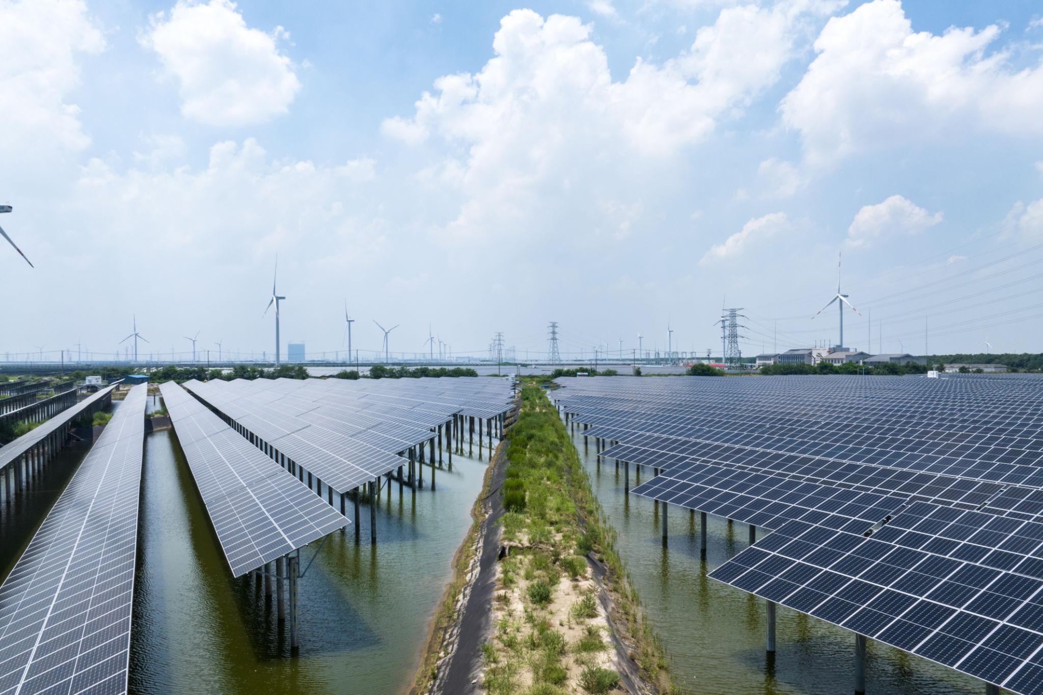 Deutsche Bank: &Gamma;&iota;&alpha;&tau;ί &eta; &Kappa;ί&nu;&alpha; &epsilon;ί&nu;&alpha;&iota; &omicron; &mu;&epsilon;&gamma;ά&lambda;&omicron;&sigmaf; &kappa;&epsilon;&rho;&delta;&iota;&sigma;&mu;έ&nu;&omicron;&sigmaf; &tau;&omicron;&upsilon; &pi;&omicron;&lambda;έ&mu;&omicron;&upsilon;