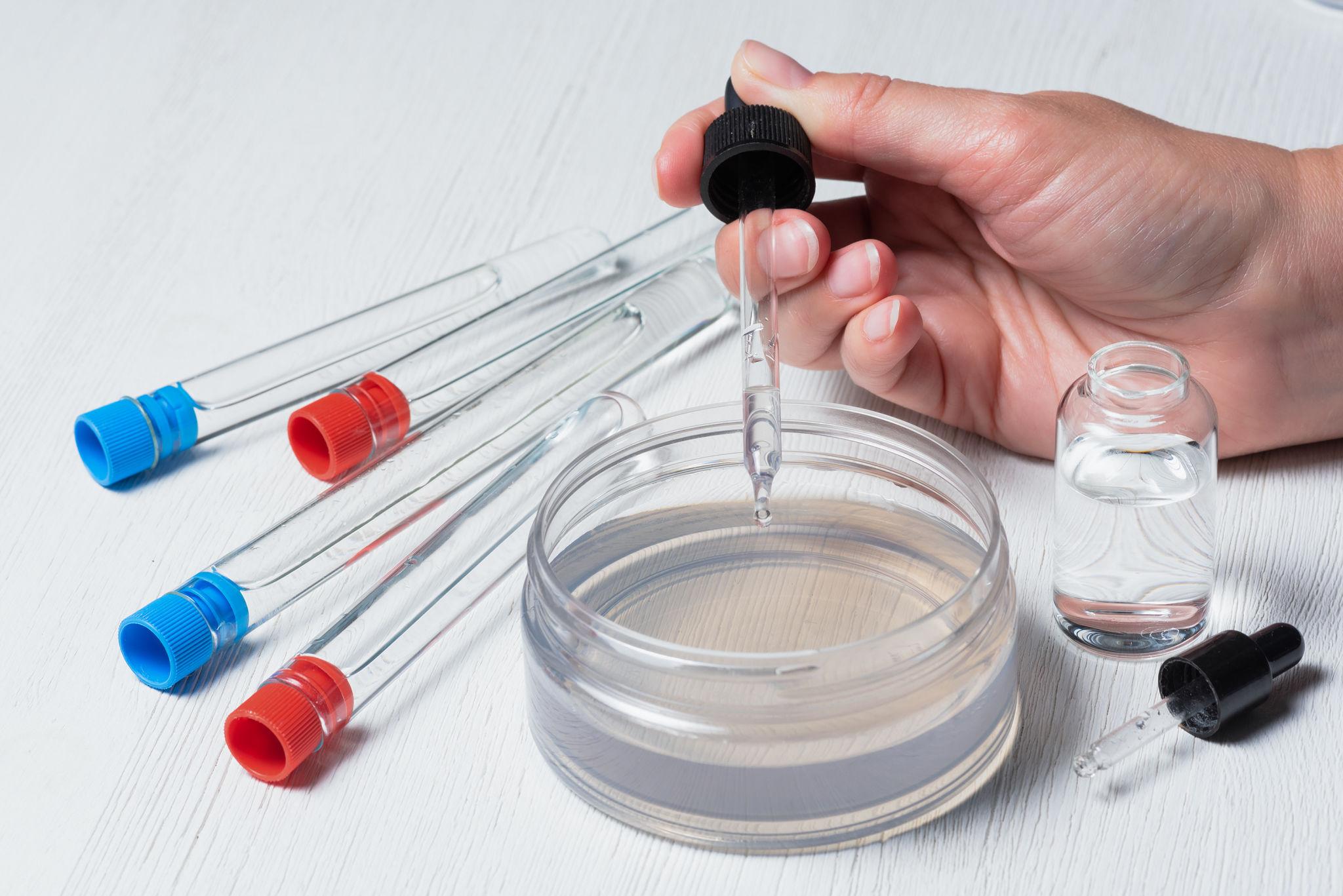 &Eta;&Pi;&Alpha;: &Kappa;&alpha;&tau;&eta;&gamma;&omicron;&rho;ί&epsilon;&sigmaf; &sigma;&epsilon; &Iota;ά&pi;&omega;&nu;&alpha; &epsilon;&pi;&iota;&sigma;&tau;ή&mu;&omicron;&nu;&alpha; &gamma;&iota;&alpha; &delta;&eta;&lambda;&eta;&tau;&eta;&rho;ί&alpha;&sigma;&eta; &sigma;&upsilon;&nu;&alpha;&delta;έ&lambda;&phi;&omicron;&upsilon; &alpha;&pi;ό &zeta;ή&lambda;&iota;&alpha;