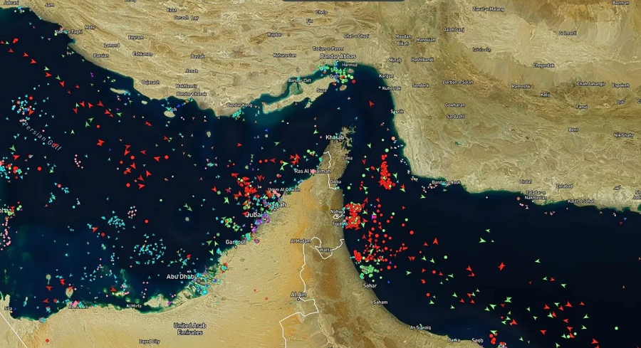 Επιστρέφει η κίνηση στο Ορμούζ – Τα πρώτα δεξαμενόπλοια δοκιμάζουν τη διαδρομή