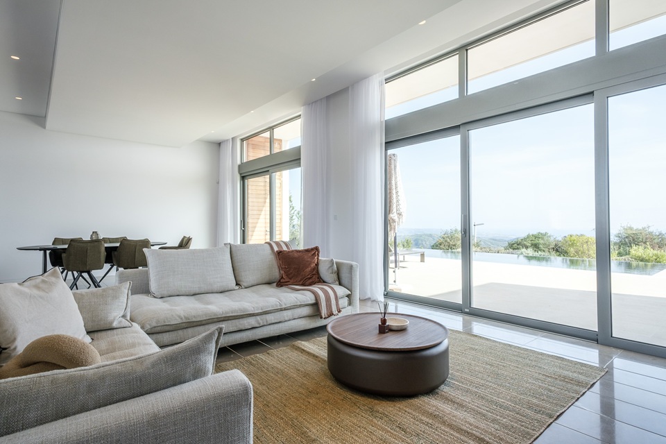 &Eta; Moving Doors &omicron;&lambda;&omicron;&kappa;&lambda;&eta;&rho;ώ&nu;&epsilon;&iota; Series A ύ&psi;&omicron;&upsilon;&sigmaf; &euro;6 &epsilon;&kappa;&alpha;&tau;. &mu;&epsilon; &sigma;&tau;ό&chi;&omicron; &tau;&eta;&nu; &epsilon;&delta;&rho;&alpha;ί&omega;&sigma;ή &tau;&eta;&sigmaf; &omega;&sigmaf; &eta;&gamma;έ&tau;&eta;&sigmaf; &sigma;&tau;&eta; &Nu;&omicron;&tau;&iota;&omicron;&alpha;&nu;&alpha;&tau;&omicron;&lambda;&iota;&kappa;ή &Epsilon;&upsilon;&rho;ώ&pi;&eta;