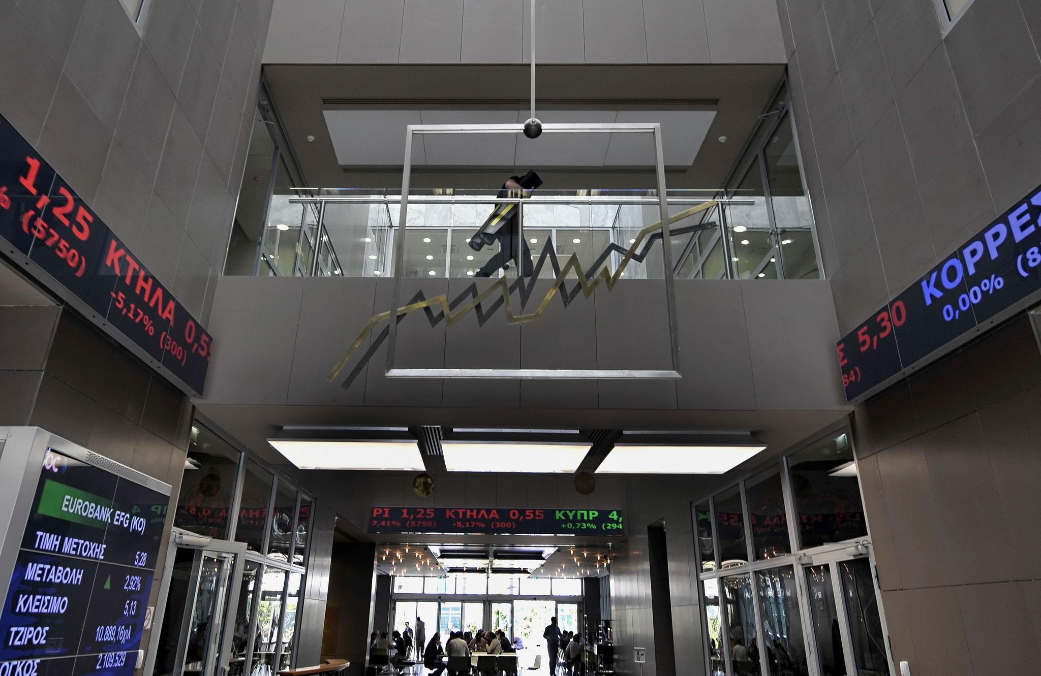 &Alpha;&nu;&alpha;&beta;ά&theta;&mu;&iota;&sigma;&eta; &Chi;&Alpha;: &Omicron; STOXX &laquo;&kappa;&lambda;&epsilon;&iota;&delta;ώ&nu;&epsilon;&iota;&raquo; &tau;&eta;&nu; &epsilon;&pi;&iota;&sigma;&tau;&rho;&omicron;&phi;ή &tau;&eta;&sigmaf; &Epsilon;&lambda;&lambda;ά&delta;&alpha;&sigmaf; &sigma;&tau;&iota;&sigmaf; &alpha;&nu;&epsilon;&pi;&tau;&upsilon;&gamma;&mu;έ&nu;&epsilon;&sigmaf; &alpha;&gamma;&omicron;&rho;έ&sigmaf;