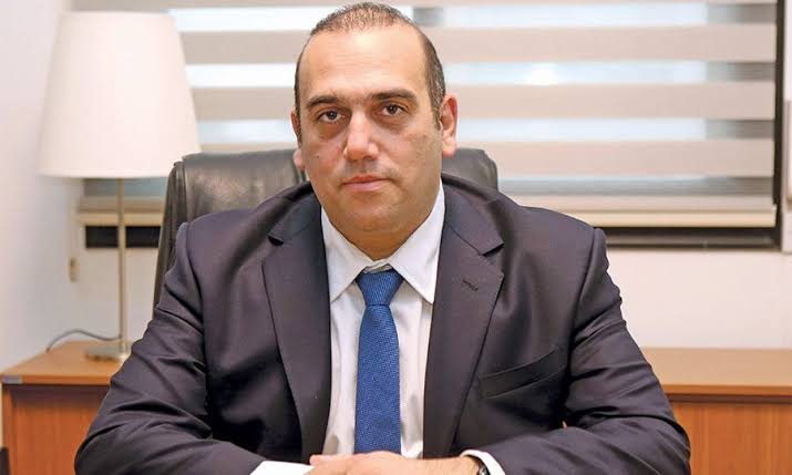 &Gamma;&iota;ά&nu;&nu;&eta;&sigmaf; &Kappa;&alpha;&rho;&omicron;ύ&sigma;&omicron;&sigmaf;: &Eta; &Epsilon;&upsilon;&rho;&omega;&pi;&alpha;ϊ&kappa;ή &Epsilon;&pi;&iota;&tau;&rho;&omicron;&pi;ή &pi;&rho;&omicron;&omega;&theta;&epsilon;ί &alpha;&lambda;&lambda;&alpha;&gamma;έ&sigmaf; &gamma;&iota;&alpha; &tau;&omicron;&nu; &tau;&epsilon;&rho;&mu;&alpha;&tau;&iota;&sigma;&mu;ό &tau;&omega;&nu; &kappa;&rho;&alpha;&tau;&iota;&kappa;ώ&nu; &epsilon;&nu;&iota;&sigma;&chi;ύ&sigma;&epsilon;&omega;&nu; &sigma;&tau;&iota;&sigmaf; &alpha;&epsilon;&rho;&omicron;&mu;&epsilon;&tau;&alpha;&phi;&omicron;&rho;έ&sigmaf;