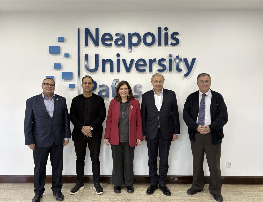 &Eta; &Upsilon;&phi;&upsilon;&pi;&omicron;&upsilon;&rho;&gamma;ό&sigmaf; &Pi;&omicron;&lambda;&iota;&tau;&iota;&sigma;&mu;&omicron;ύ &sigma;&tau;&omicron; &Pi;&alpha;&nu;. &Nu;&epsilon;ά&pi;&omicron;&lambda;&iota;&sigmaf; &Pi;ά&phi;&omicron;&sigmaf; &gamma;&iota;&alpha; &tau;&eta;&nu; &Epsilon;&pi;&iota;&chi;&epsilon;&iota;&rho;&eta;&mu;&alpha;&tau;&iota;&kappa;ό&tau;&eta;&tau;&alpha; &kappa;&alpha;&iota; &tau;&eta;&nu; &Kappa;&alpha;&iota;&nu;&omicron;&tau;&omicron;&mu;ί&alpha; &sigma;&tau;&omicron;&nu; &Pi;&omicron;&lambda;&iota;&tau;&iota;&sigma;&tau;&iota;&kappa;ό &Tau;&omicron;&mu;έ&alpha;